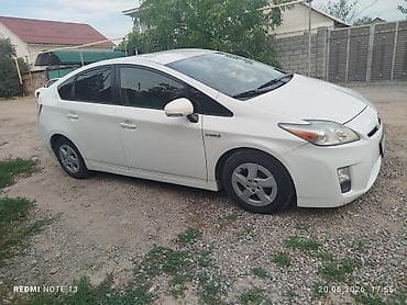 e2 byd: Toyota Prius: 2010 г., 1.8 л, Гибрид, Хэтчбэк — 4