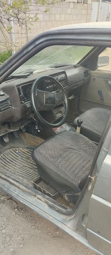 bugatti veyron: Volkswagen Golf: 1988 г., 1.8 л, Бензин, Хэтчбэк — 6