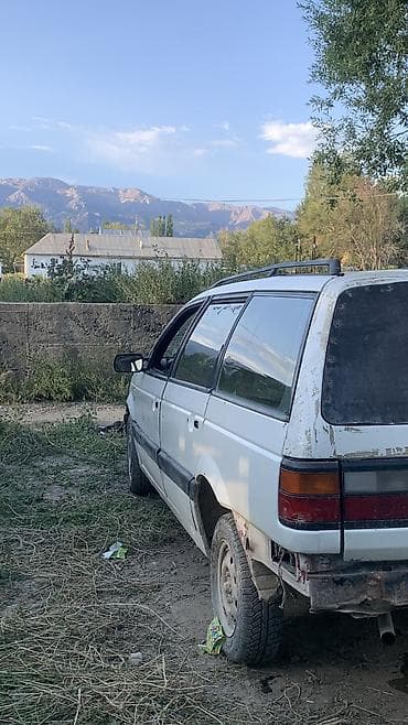 Транспорт: Volkswagen Passat: 1992 г., 1.8 л, Механика, Бензин, Универсал — 6