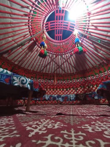 срочно продаю в связи с переездом: Аренда юрты, Каркас Деревянный, 75 баш, С полом, Самовар, Стол — 6