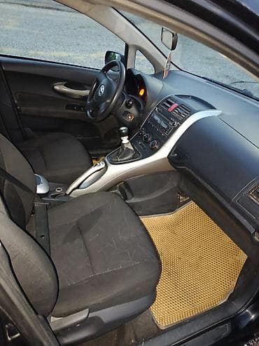 auris: Toyota Auris: 2008 г., 1.6 л, Механика, Бензин, Хэтчбэк — 2