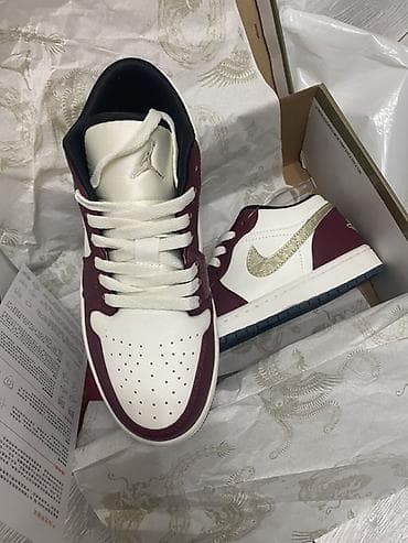 Ботинки: Мужские кроссовки, 40, Air Jordan, Новый, цвет - Белый, Бесплатная доставка — 1