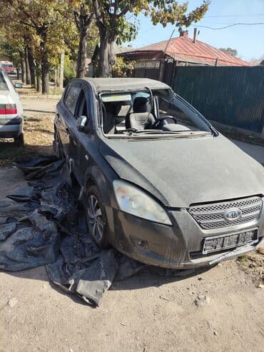 ласети машина: Kia Ceed (хэтчбек, дорестайлинг) — продается целиком на запчасти. По — 2