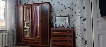 Мебельные гарнитуры: Продаю Спальный гарнитур в классическом стиле, цвет — тёплый орех. Все — 1