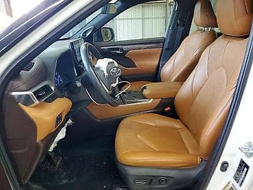platinum: Toyota Highlander: 2022 г., 2.5 л, Автомат, Гибрид — 7