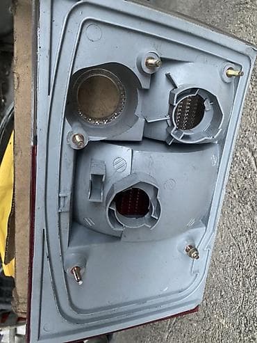 led driver: Задний правый фонарь (стоп‑сигнал) на крышку багажника. - — 2