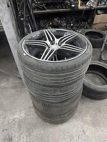 Шины: Комплект низкопрофильных шин на 20" с разной шириной перед/зад — 3