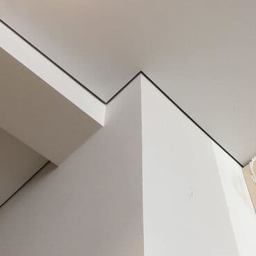 шкаф 3 дверный с зеркалом: Натяжной потолок Матовое, 3D потолки, Глянцевое Бесплатная консультация, Бесплатный замер, Гарантия — 7