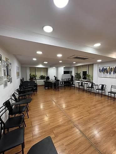 Недвижимость: Кабинет Для тренингов В бизнес центре, 48 м², Промежуточный этаж, Долгосрочно, С оборудованием — 1