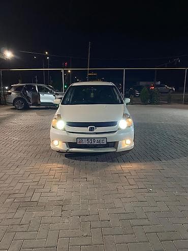 Honda Stream: 2004 г., 2 л, Автомат, Минивэн — 2