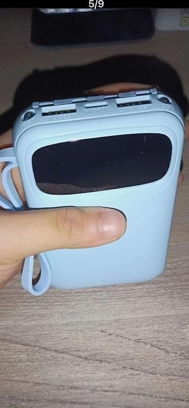 iphone 5g: Портативный аккумулятор (power bank) с встроенными кабелями, голубой и — 2