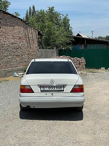 Продажа авто: Mercedes-Benz E-Class: 1994 г., 2 л, Бензин, Седан — 3