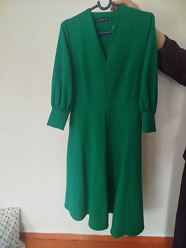 куртка обмен: Платье Laredo, изумрудно‑зеленого цвета. - Фасон: приталенное по — 1