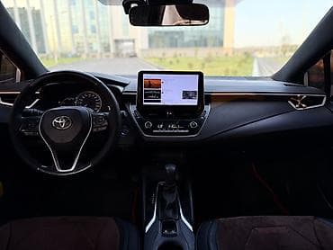 Toyota Corolla: 2022 г., 1.8 л, Гибрид, Седан — 9