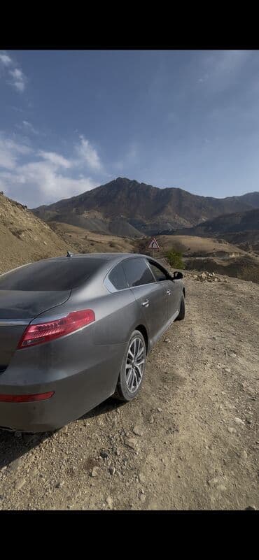 срочно продаю в связи с переездом: Renault : 2019 г., 0.2 - engine capacity л, Газ, Седан — 7