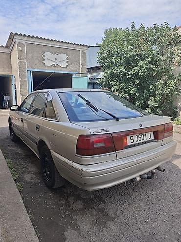 Унаа: Mazda 626: 1989 г., 2 л, Кол менен иштөөчү, Бензин, Лифтбек — 3
