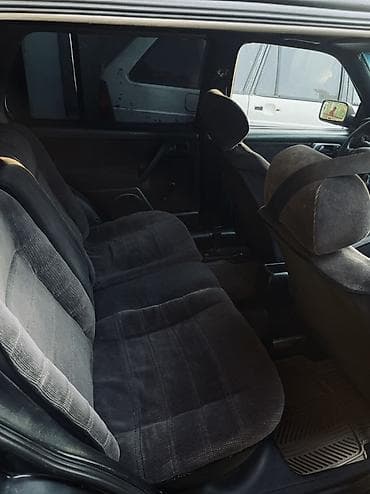 Volkswagen Vento: 1992 г., 1.8 л, Механика, Бензин, Седан — 10