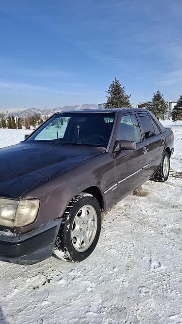 Mercedes-Benz W124: 1993 г., Седан — 2
