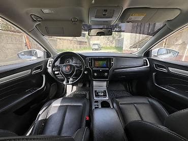 roewe er6: Roewe i5: 2020 г., 1.5 л, Вариатор, Электромобиль, Седан — 4