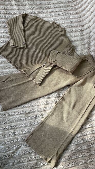 детские зимние шапки на завязках: Комплект, Новый — 18