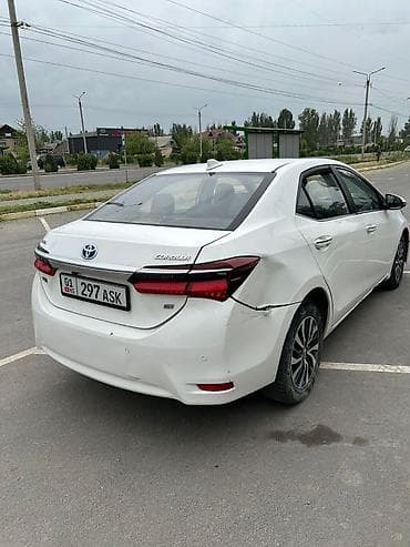 corolla: Toyota Corolla: 2018 г., 1.8 л, Автомат, Гибрид, Седан — 5