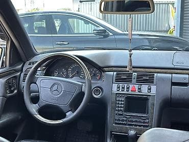 э 2: Mercedes-Benz E-Class: 1999 г., Бензин — 7