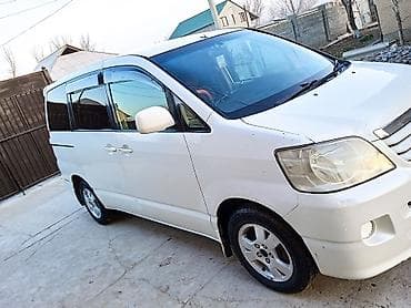 tayota vitz: Toyota Noah: 2003 г., 2 л, Автомат, Бензин, Минивэн — 8