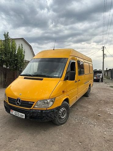 suzuki vitara: Mercedes-Benz Sprinter (длинная база, высокий кузов), желтый фургон — 3