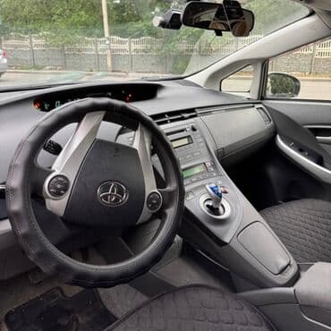 тоята авенсис: Toyota Prius: 2011 г., 1.8 л, Автоматические, Гибрид, Хэтчбэк — 1
