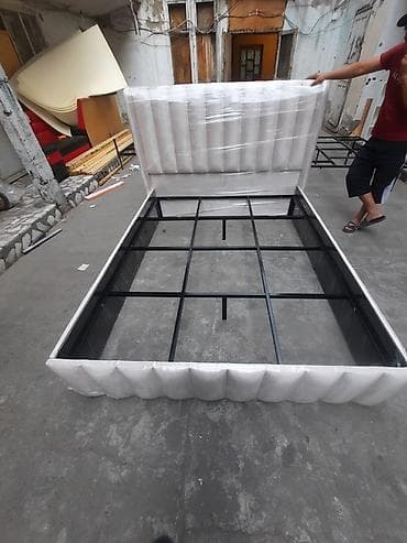 sofa bed: Б/у Кровать с мягким изголовьем и металлическим основанием в отличном — 1