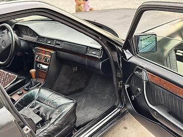 хода адисе: Mercedes-Benz W124: 1993 г., Механика, Бензин, Седан — 8