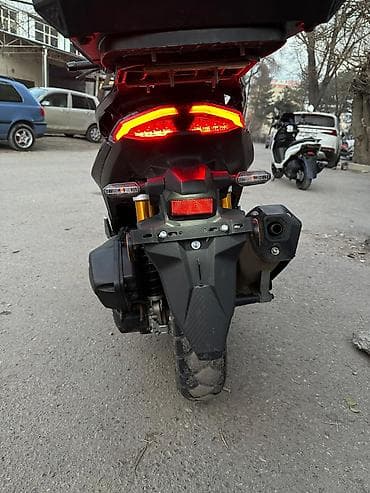 Кумурска мотороллер: Макси-скутер 180 куб. см, Бензин, Колдонулган — 4