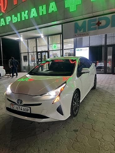 subaru outbeck: Toyota Prius: 2017 г., 1.8 л, Робот, Гибрид, Хэтчбэк — 1