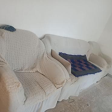 круглый обеденный стол: Прямой диван — 1