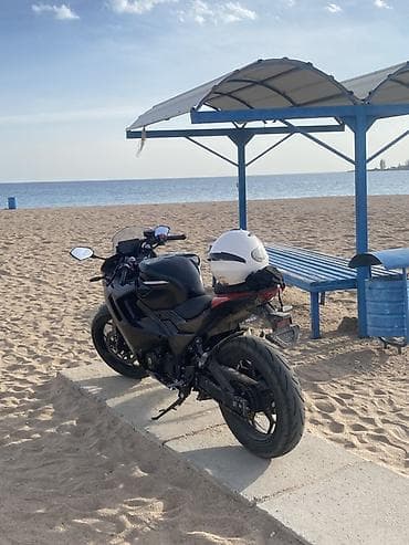 subaru foreste: Спортивный мотоцикл в чёрно‑красной расцветке. Механика 6ти ступка — 2