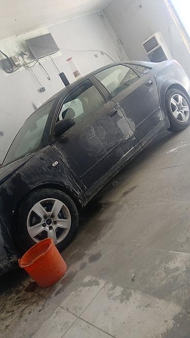 b v d: Audi A4: 2003 г., 1.8 л, Механика, Бензин, Седан — 10