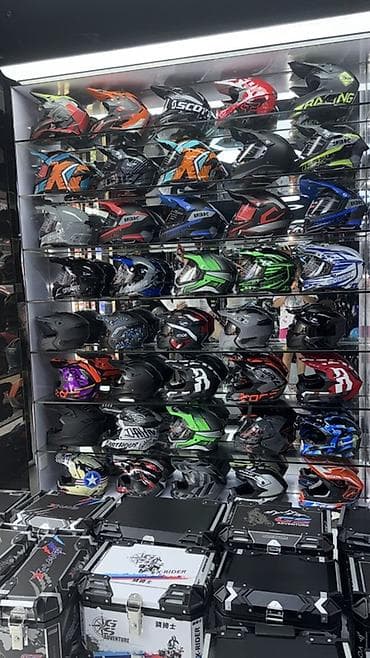 Мото- и велошлемы: широкий выбор моделей для города, трассы и