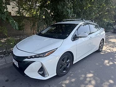 byd e5: Toyota Prius: 2017 г., 1.8 л, Вариатор, Гибрид, Лифтбек — 4