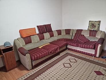 Мебель: Угловой диван, C подушками — 1