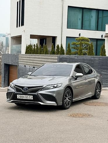 lexus gs: Toyota Camry: 2022 г., 2.5 л, Автомат, Гибрид, Седан — 2