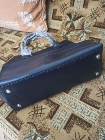 Киреге берилүүчү кийимдер: Продаю новую женскую сумку, ещё в упаковке. очень удобная — 2