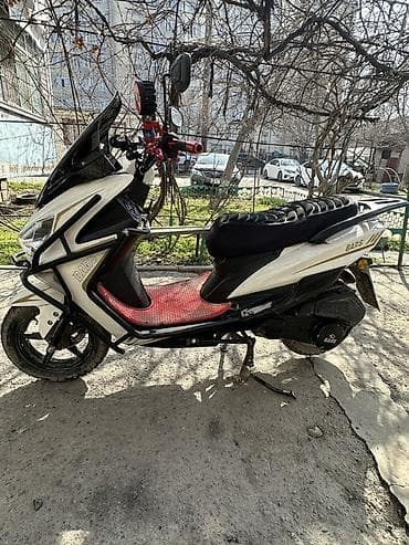 салон машины: Макси-скутер 150 куб. см, Бензин, Б/у — 3