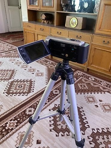 vid: Видеокамера Sony Handycam с комплектным штативом. Основные — 4