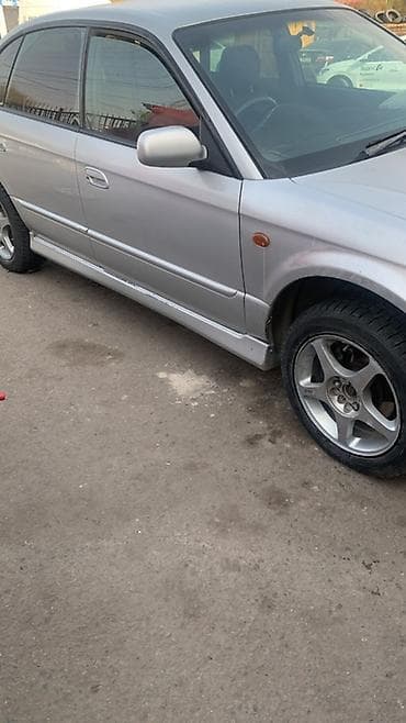 Subaru Legacy: 2002 г., 2 л, Механика, Газ, Седан