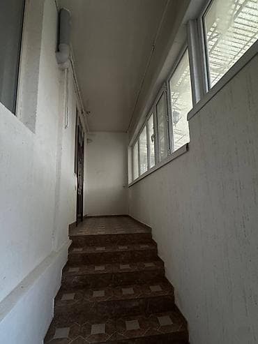 Үйлөрдү ижарага берүү: 300 м², 5 бөлмө, Лоджия — 2