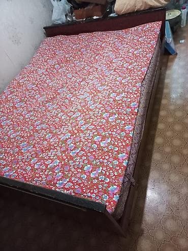 Мебель: Двуспальная кровать с подиумом из фанеры - Размер спального места — 6