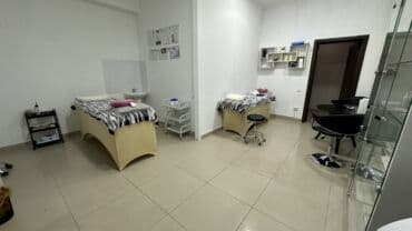 связи выездом продаю: Сдается кабинеты для Маникюра Лешмейкеров Массажистов Аппаратного — 7