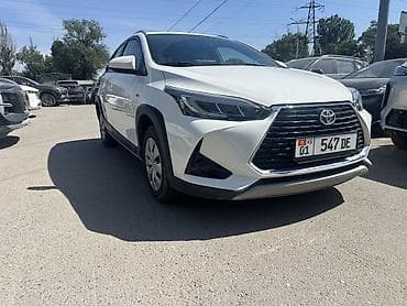 byd e3: Toyota Yaris: 2022 г., Автомат, Бензин, Кроссовер — 1