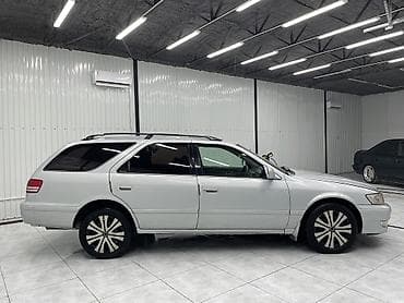 Toyota Camry: 1997 г., 2.5 л, Автомат, Бензин, Универсал