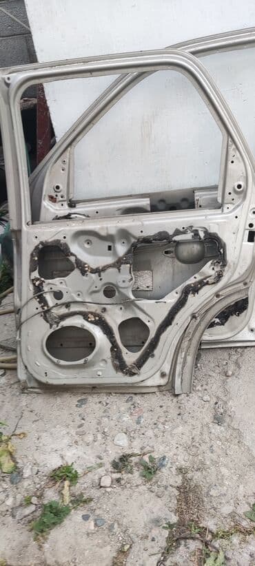 ford interceptor: Дверь Передняя правая Ford, Б/у, Оригинал — 1